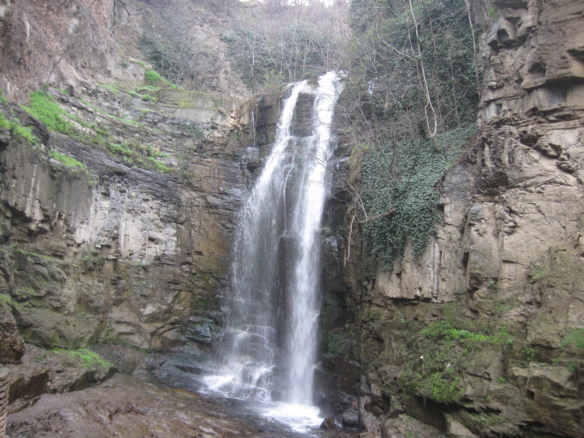 Leghvtakhevi Waterfall in the gorge behind the baths